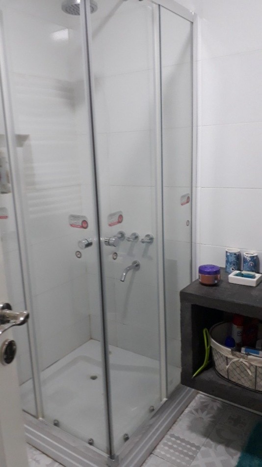 Casa 3 Ambientes con parque y quincho-garage. Barrio P. Ramos Azopardo y Dolores 