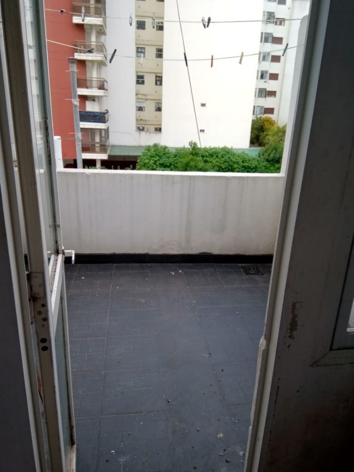 Depto 2 amb a la calle con terraza al contrafrente Zona Paseo Aldrey 