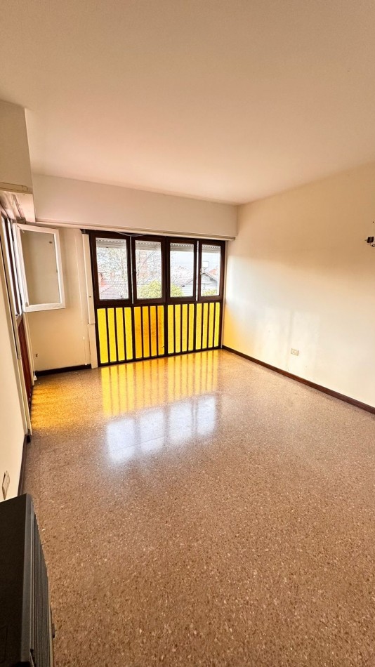 Depto 3 amb con cochera en venta 