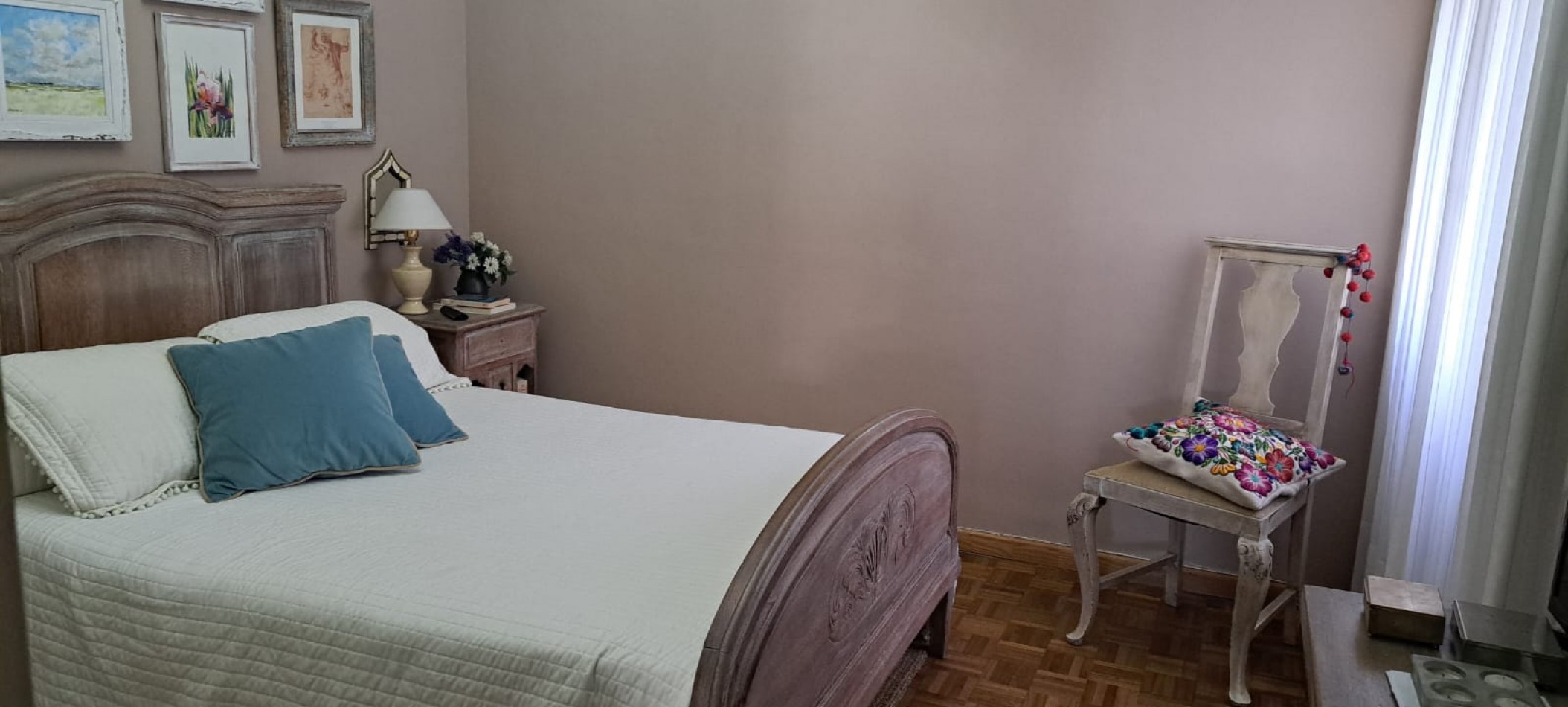 Departamento de 3 amb con balcon a la calle. Ubicado en Av. Libertad e/ Independencia y Salta 