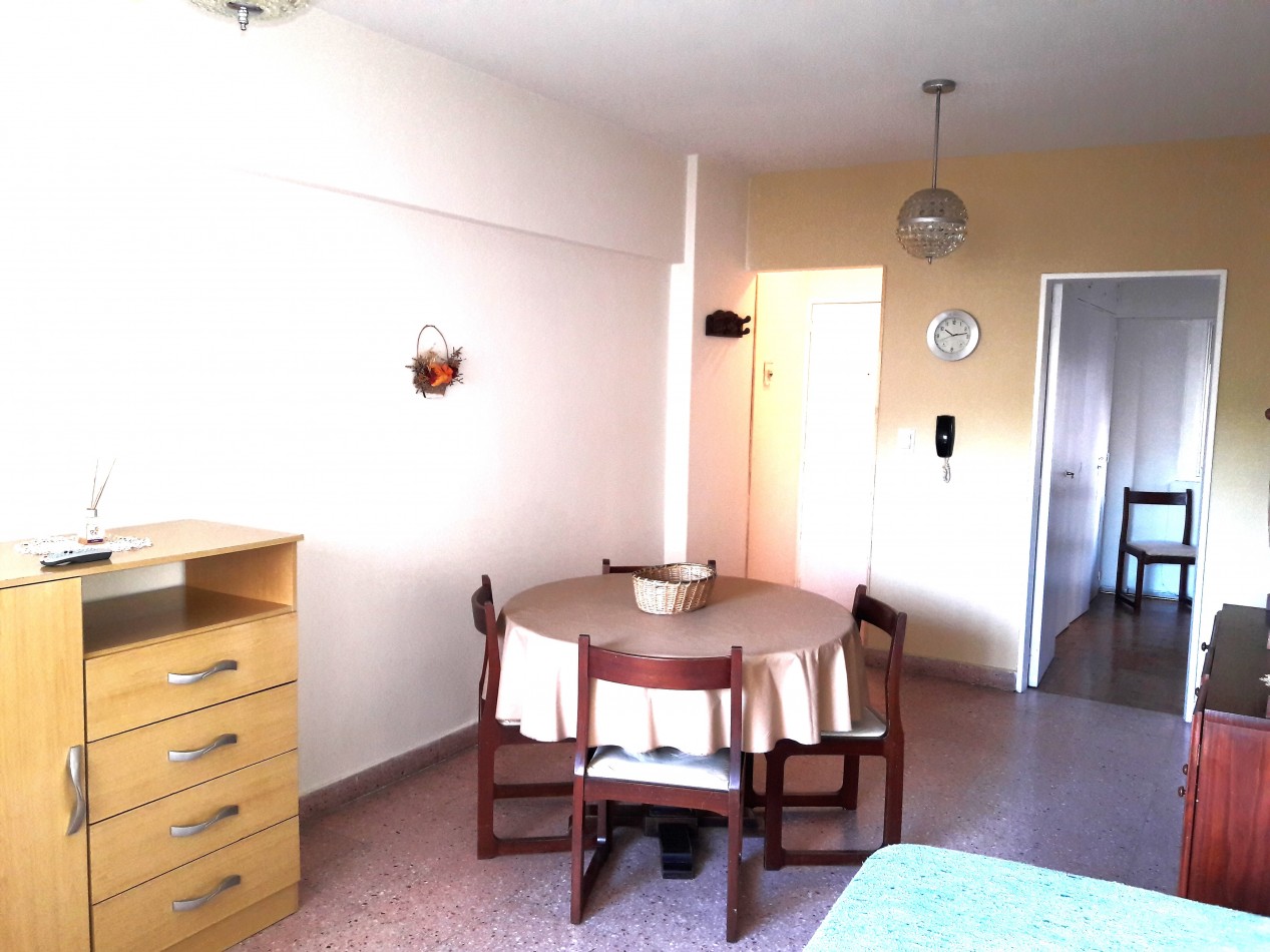 Depto 2 amb en venta. Zona Guemes