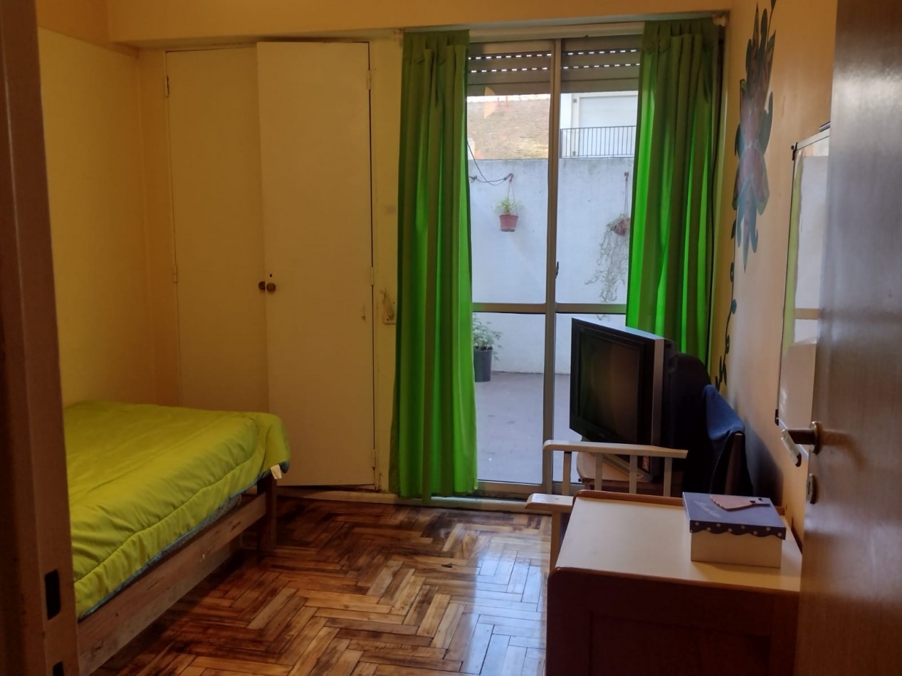 Depto en Venta 3 ambientes impecable.zona plaza Colon 