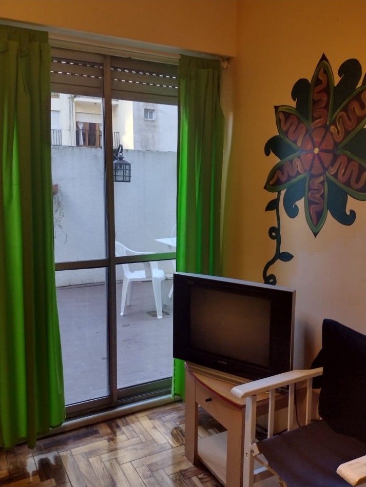 Depto en Venta 3 ambientes impecable.zona plaza Colon 