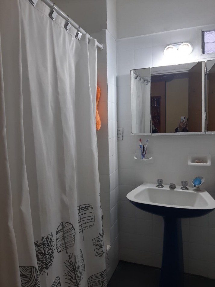 Depto en Venta 3 ambientes impecable.zona plaza Colon 