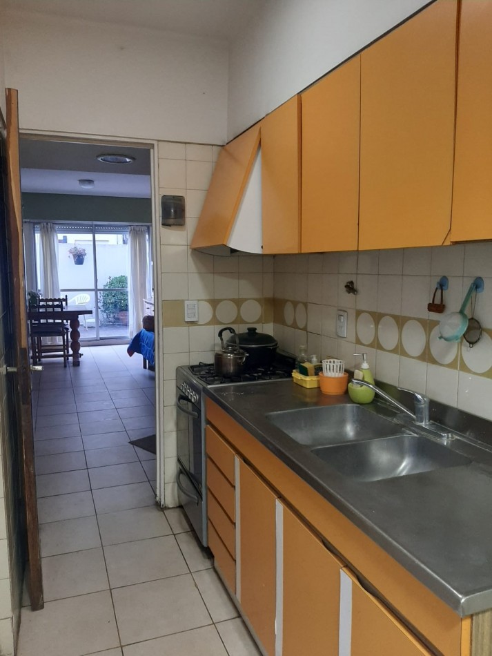Depto en Venta 3 ambientes impecable.zona plaza Colon 