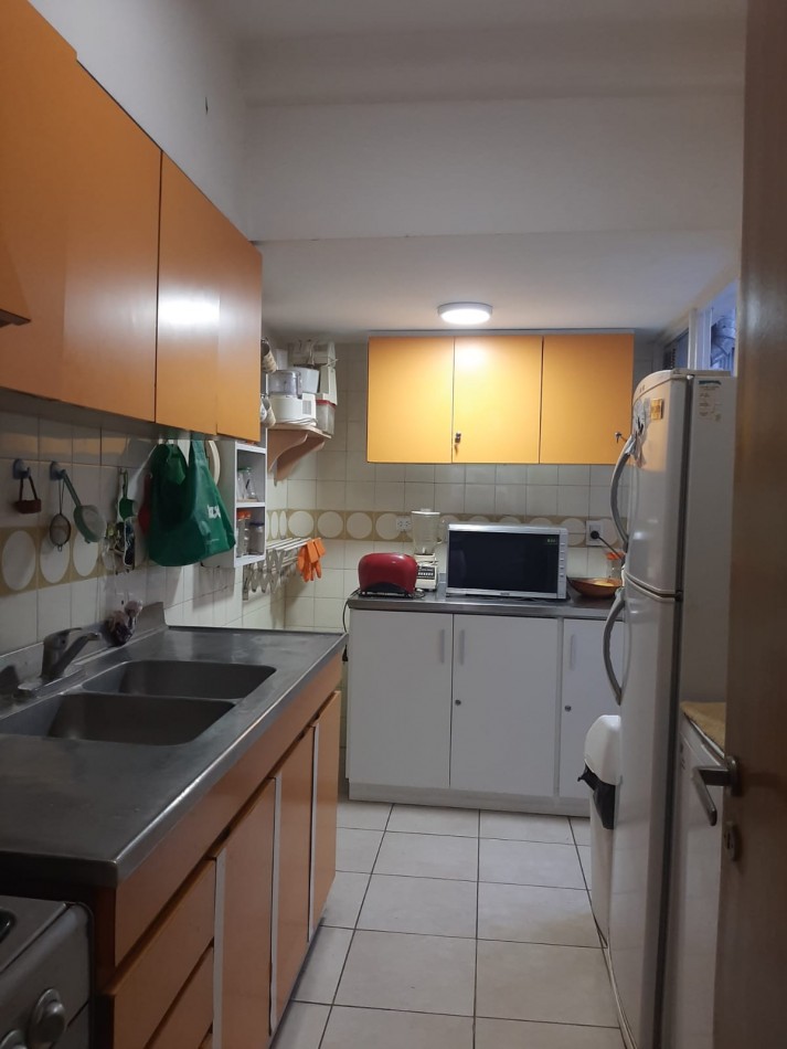 Depto en Venta 3 ambientes impecable.zona plaza Colon 