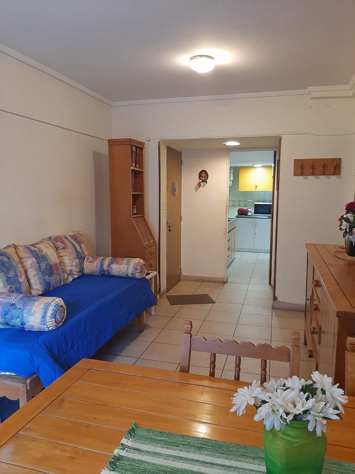 Depto en Venta 3 ambientes impecable.zona plaza Colon 