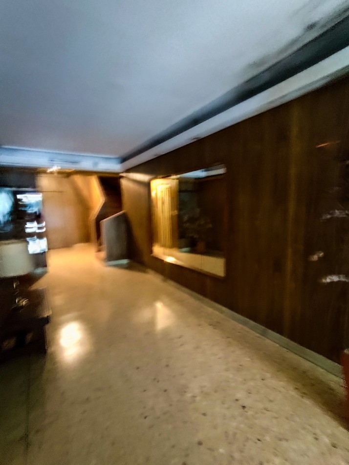 Departamento de 2 amb con balcon a la calle. zona plaza Colon 