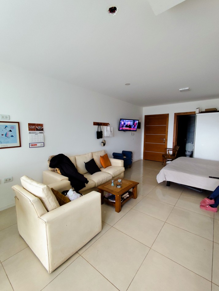 Depto un amb con balcon a la calle con amenities Edificio Cuarzur I