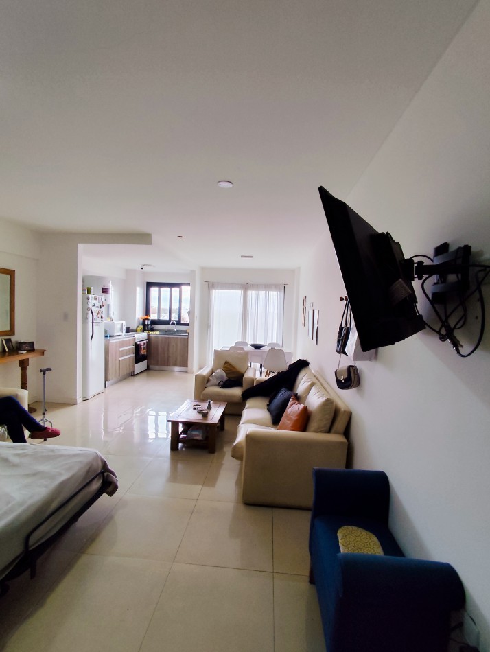 Depto un amb con balcon a la calle con amenities Edificio Cuarzur I