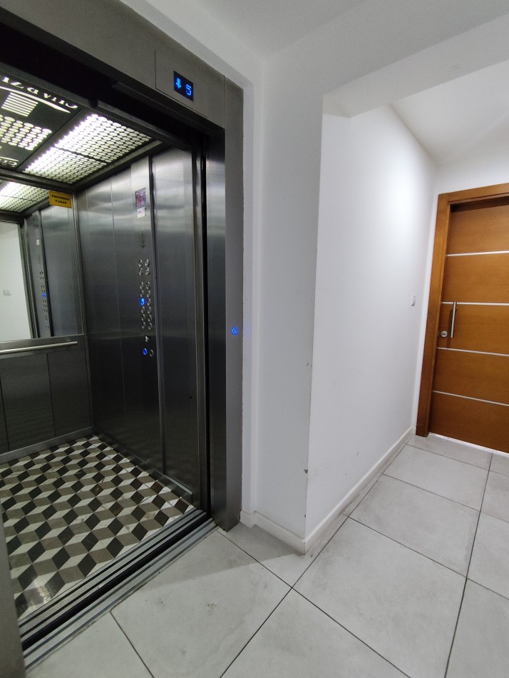 Depto un amb con balcon a la calle con amenities Edificio Cuarzur I