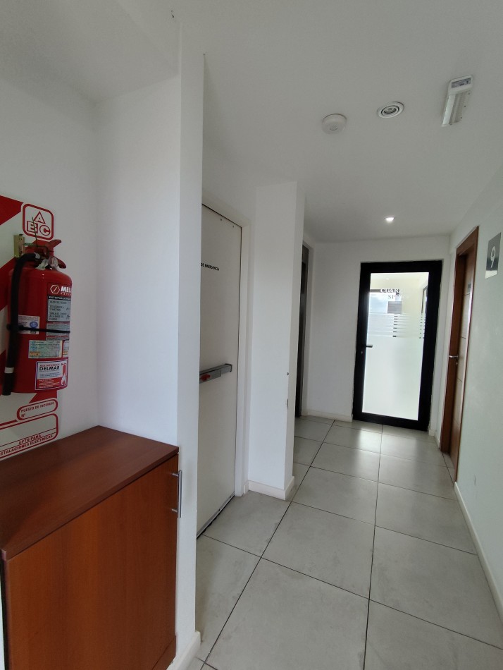 Depto un amb con balcon a la calle con amenities Edificio Cuarzur I