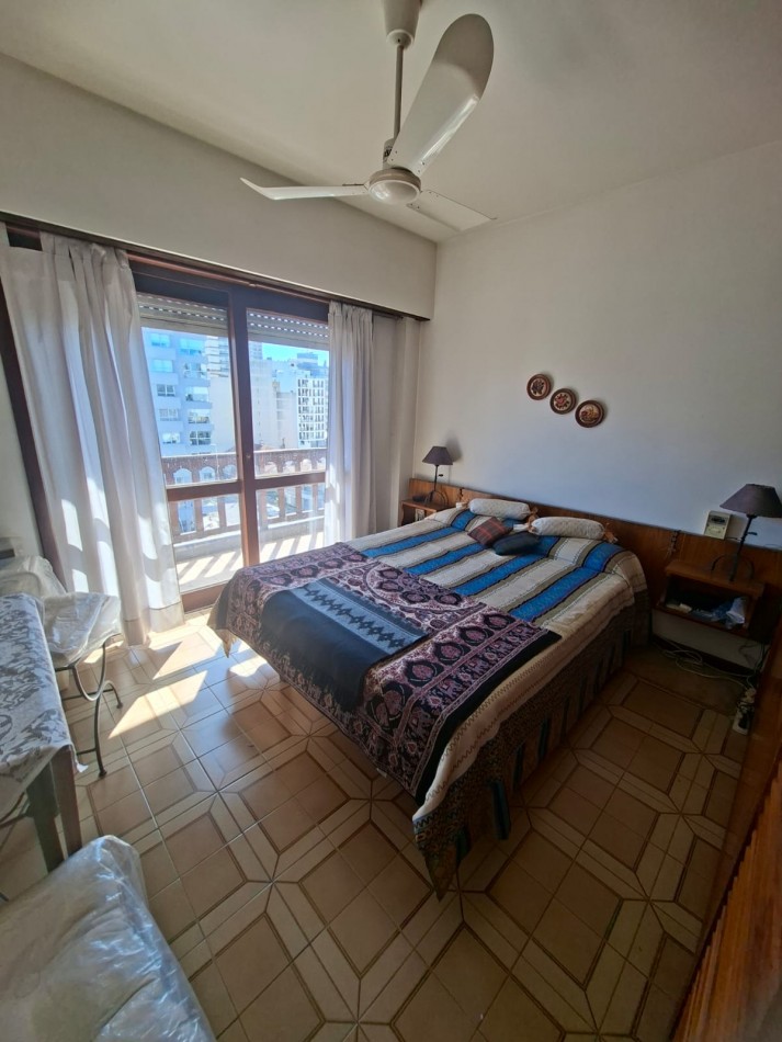 Depto un amb con balcon amplio y muy luminoso.