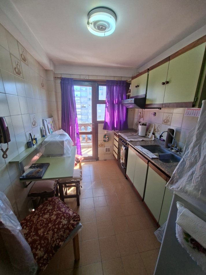 Depto un amb con balcon amplio y muy luminoso.