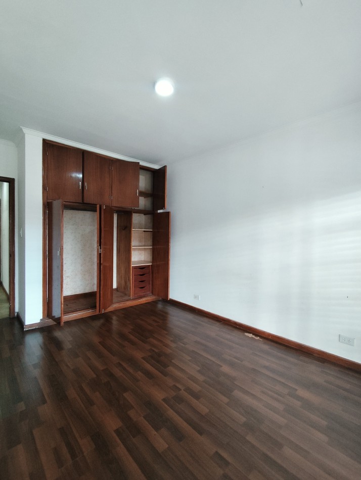 Chalet en alquiler en Barrio San Carlos 