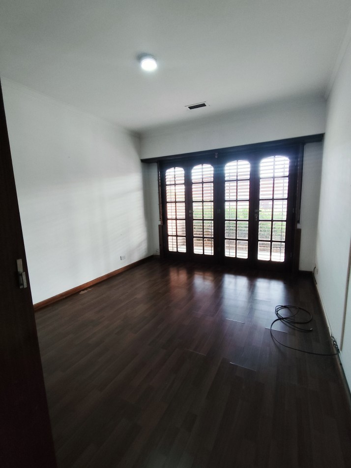 Chalet en alquiler en Barrio San Carlos 