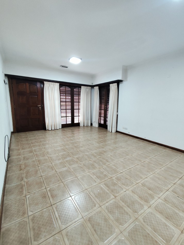 Chalet en alquiler en Barrio San Carlos 