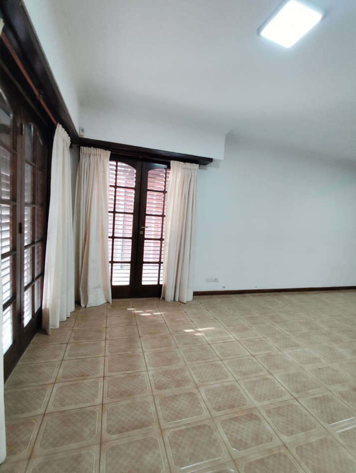 Chalet en alquiler en Barrio San Carlos 