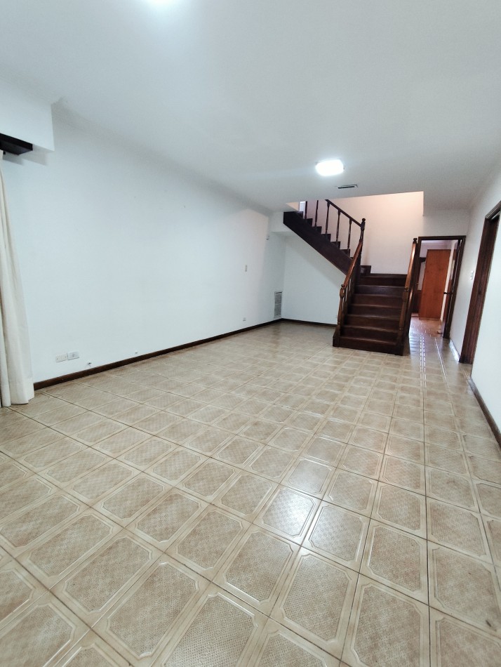 Chalet en alquiler en Barrio San Carlos 