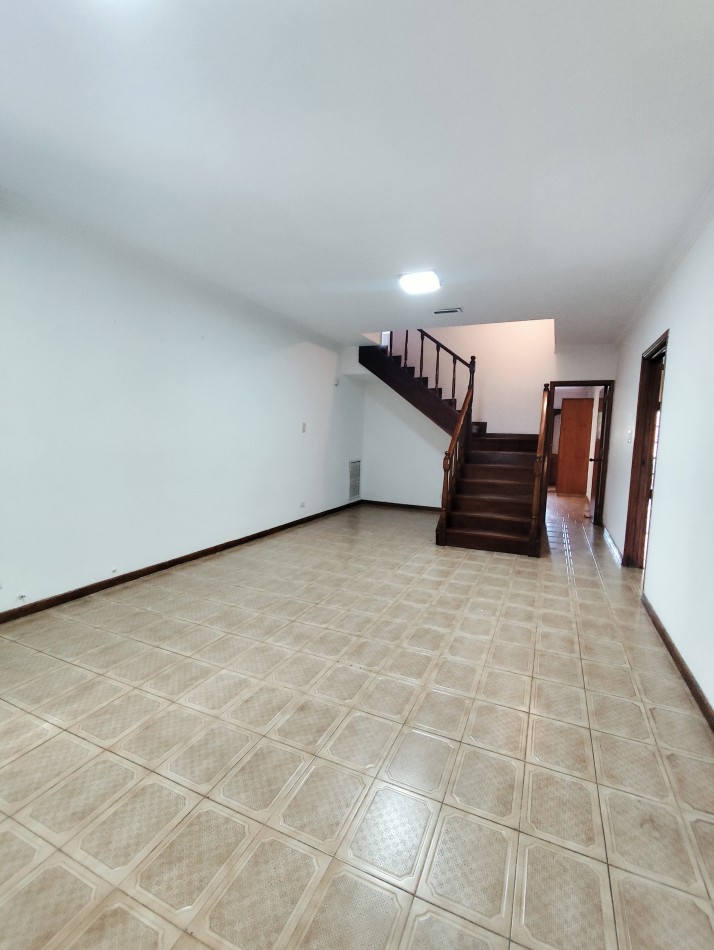 Chalet en alquiler en Barrio San Carlos 