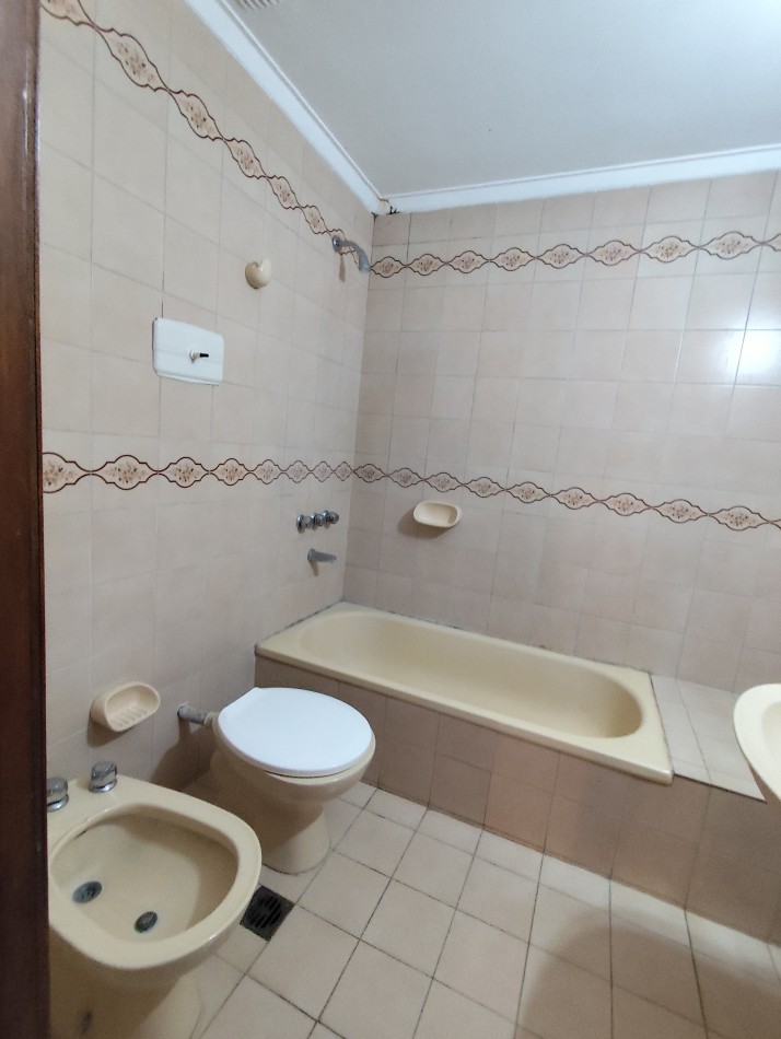 Chalet en alquiler en Barrio San Carlos 