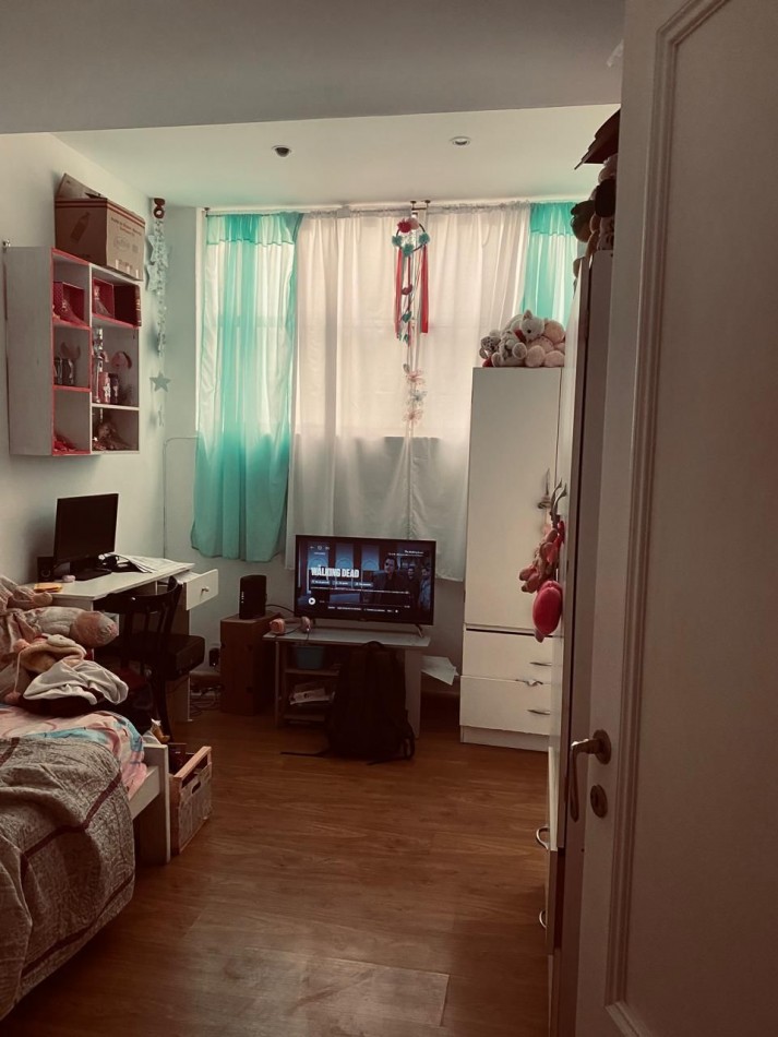 Semi piso de 3 amb con dependencia. Con baulera. Buenos Aires 2427 