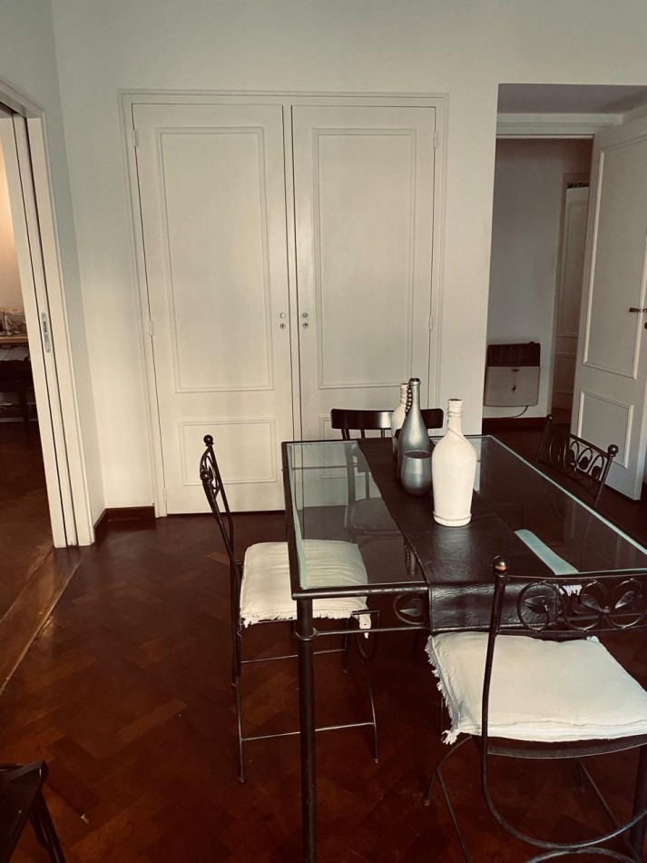 Semi piso de 3 amb con dependencia. Con baulera. Buenos Aires 2427 