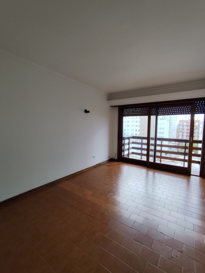 Alquiler 24m depto un amb con balcon a la calle plaza Mitre