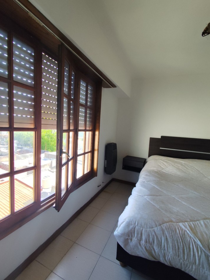 Depto 3 amb . Dos baños en duplex excelente estado. Barrio don Bosco 