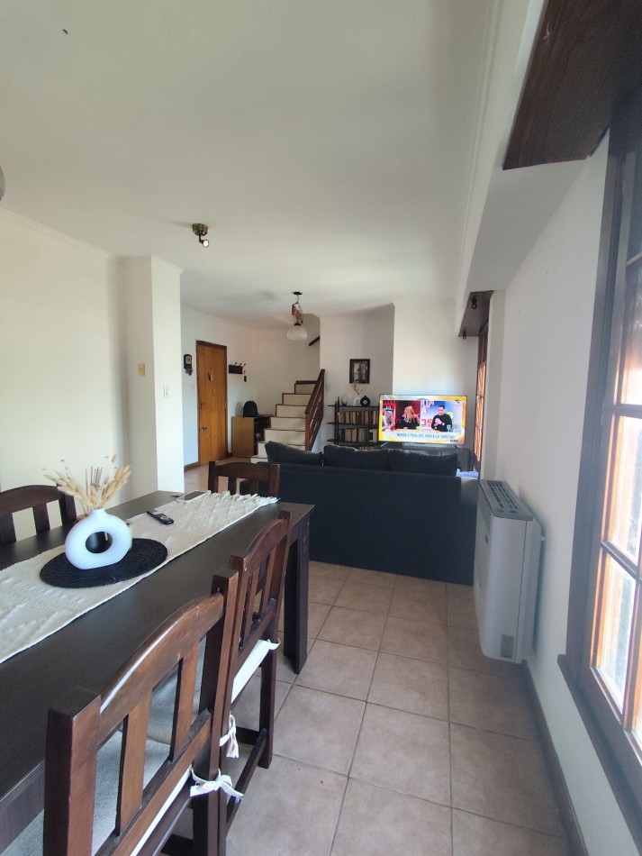 Depto 3 amb . Dos baños en duplex excelente estado. Barrio don Bosco 