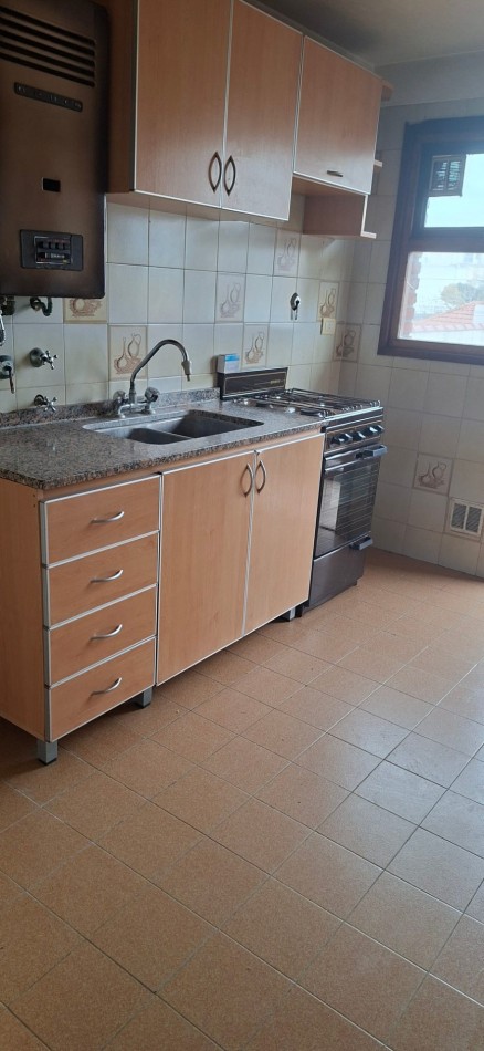 1 amb amplio con balcon