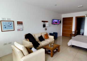 Depto un amb con balcon a la calle con amenities Edificio Cuarzur I