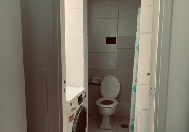 Semi piso de 3 amb con dependencia. Con baulera. Buenos Aires 2427 